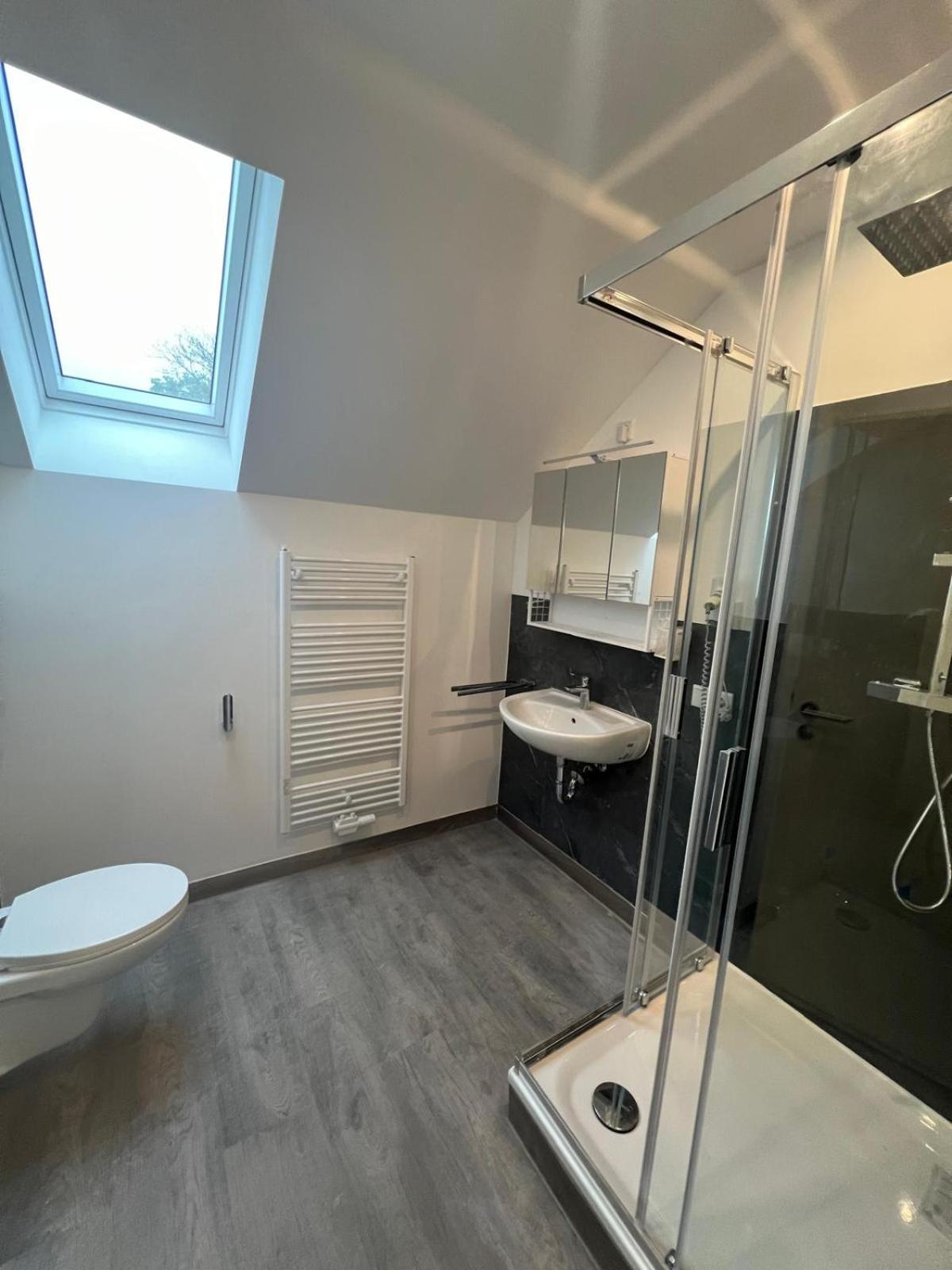 Appartement V3-6 Geraeumige Monteur Mit 2 Schlafzimmern Hannover